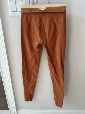 Alphalete Women’s Leggings in Rust Orange